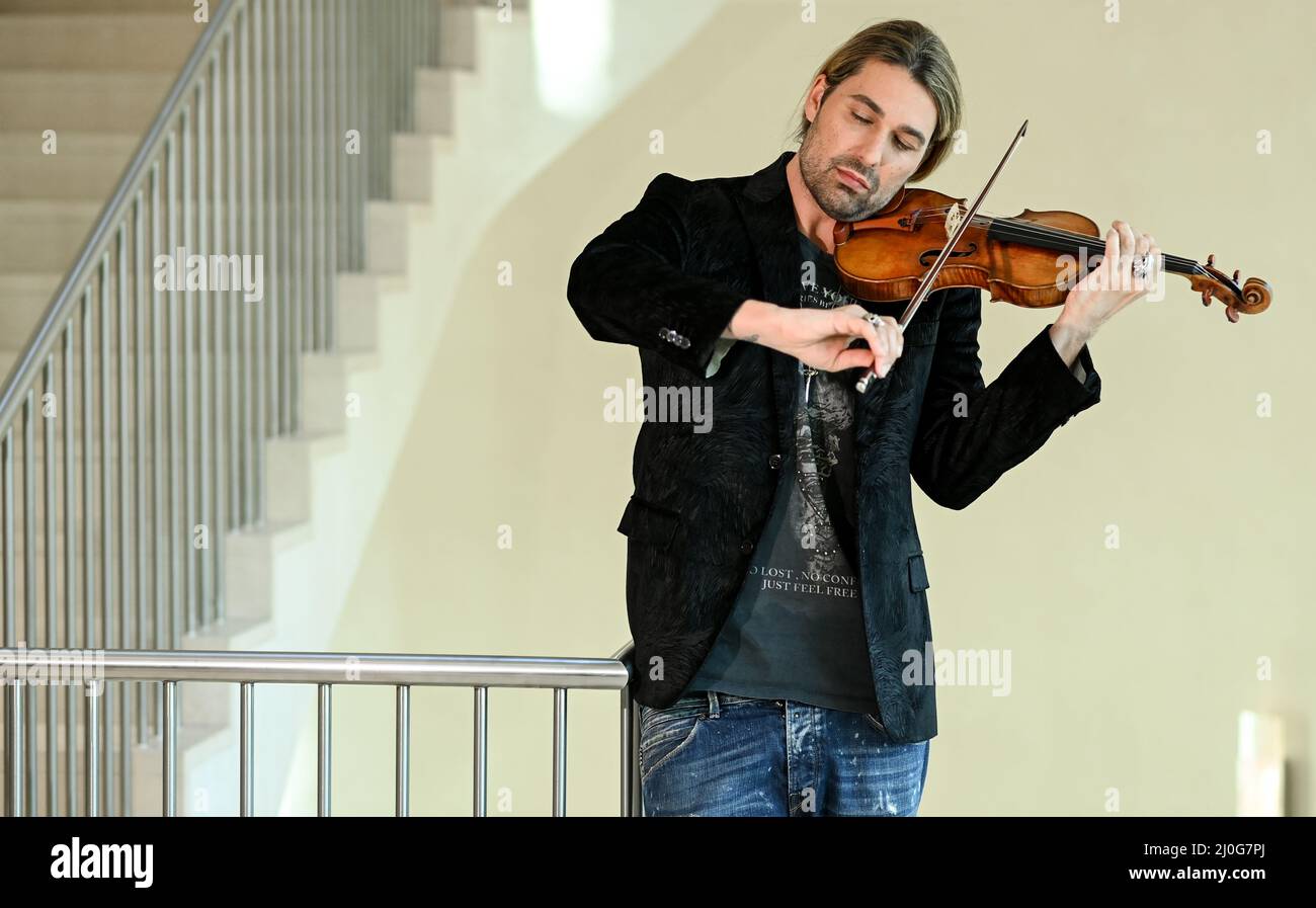 David garrett where hi-res stock photography and images - Page 10 - Alamy