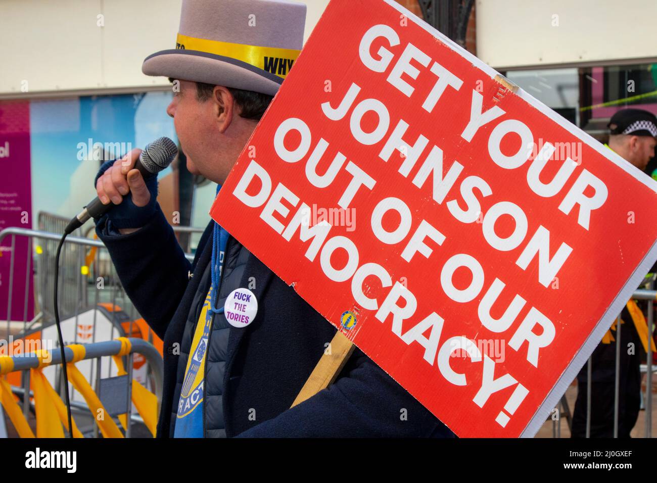 Steve Daly anti-brexit  an activist known for shouting anti-Brexit and anti-Government slogans in Blackpool, Lancashire.UK  March 2022; Boris Johnson returned to Blackpool Winter Gardens, for the Conservative Party's Spring Conference. The delegates' arrival for two days of speeches and debate will be the most high-profile event at the new complex since the renovations were completed. requirements.  Steve Bray, top hat, buttons and stickers, Anti-Tory Protestors & campaigners gather on the seafront promenade with flags, trade union banners, placards, publications & hand written signs to prot Stock Photo