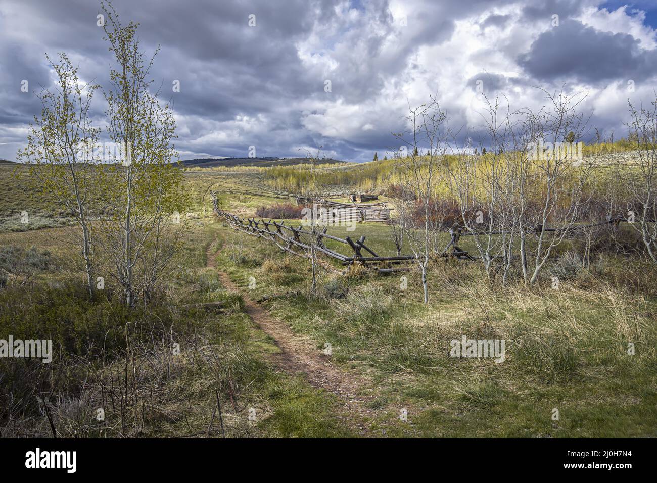 Abandoned homestead on a Wyoming prairie Stock Photo Alamy