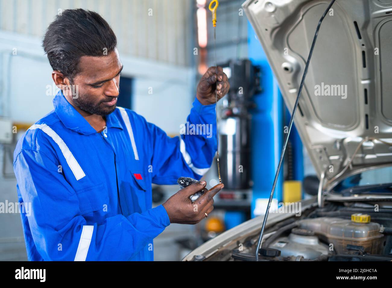 Mechanic jobs engine hi res stock photography and images Alamy