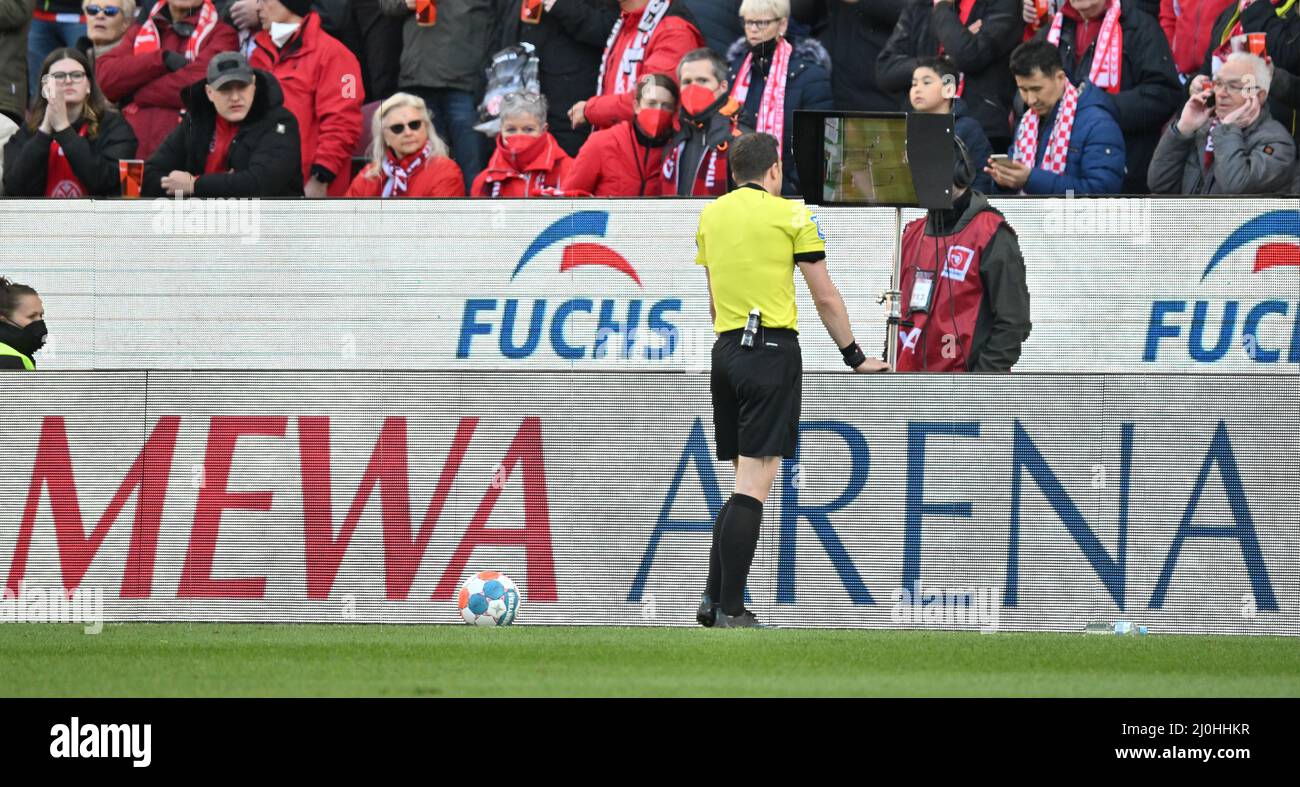 Page 7 - Soccer Stadium Screen High Resolution Stock Photography and Images  - Alamy