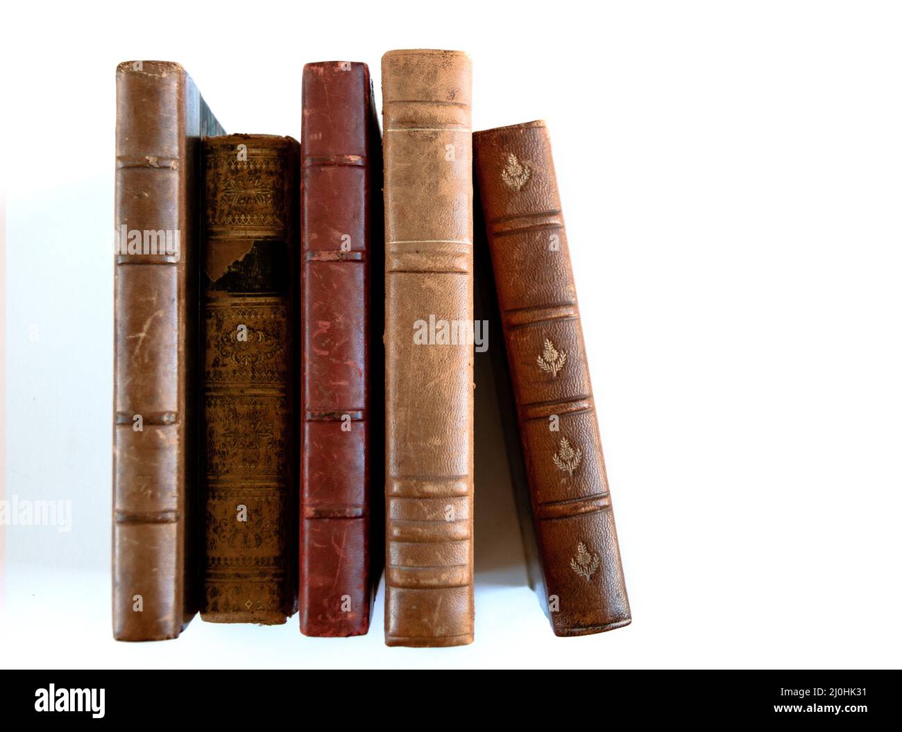 Row of old books hi-res stock photography and images - Alamy