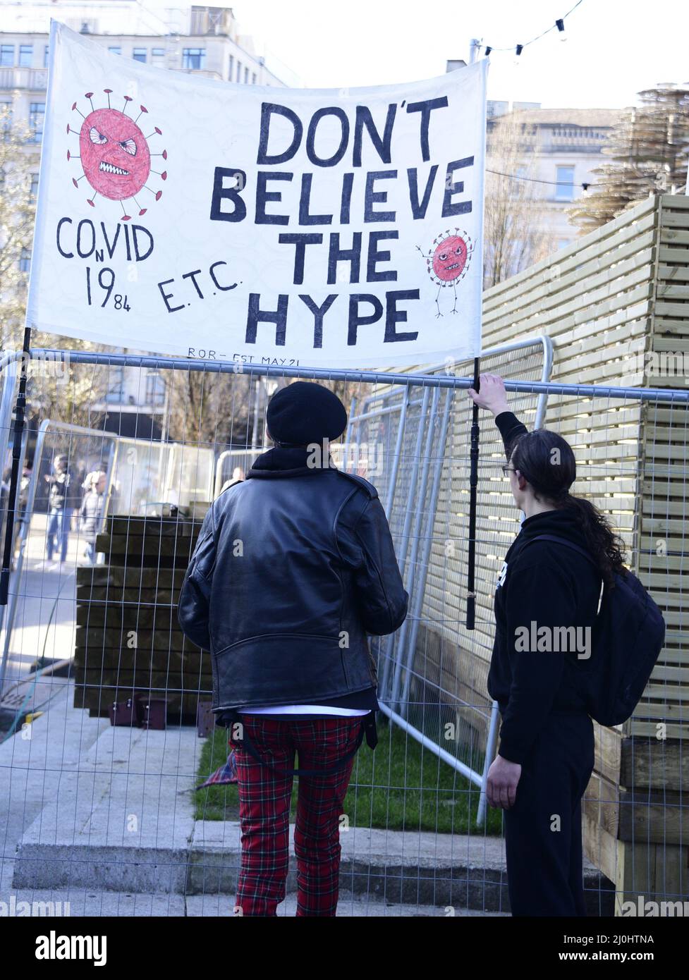Manchester, UK, 19th March, 2022. Protest by people who oppose the use of the Covid-19 vaccine in Piccadilly Gardens, central Manchester, England, United Kingdom, British Isles. Credit: Terry Waller/Alamy Live News Stock Photo