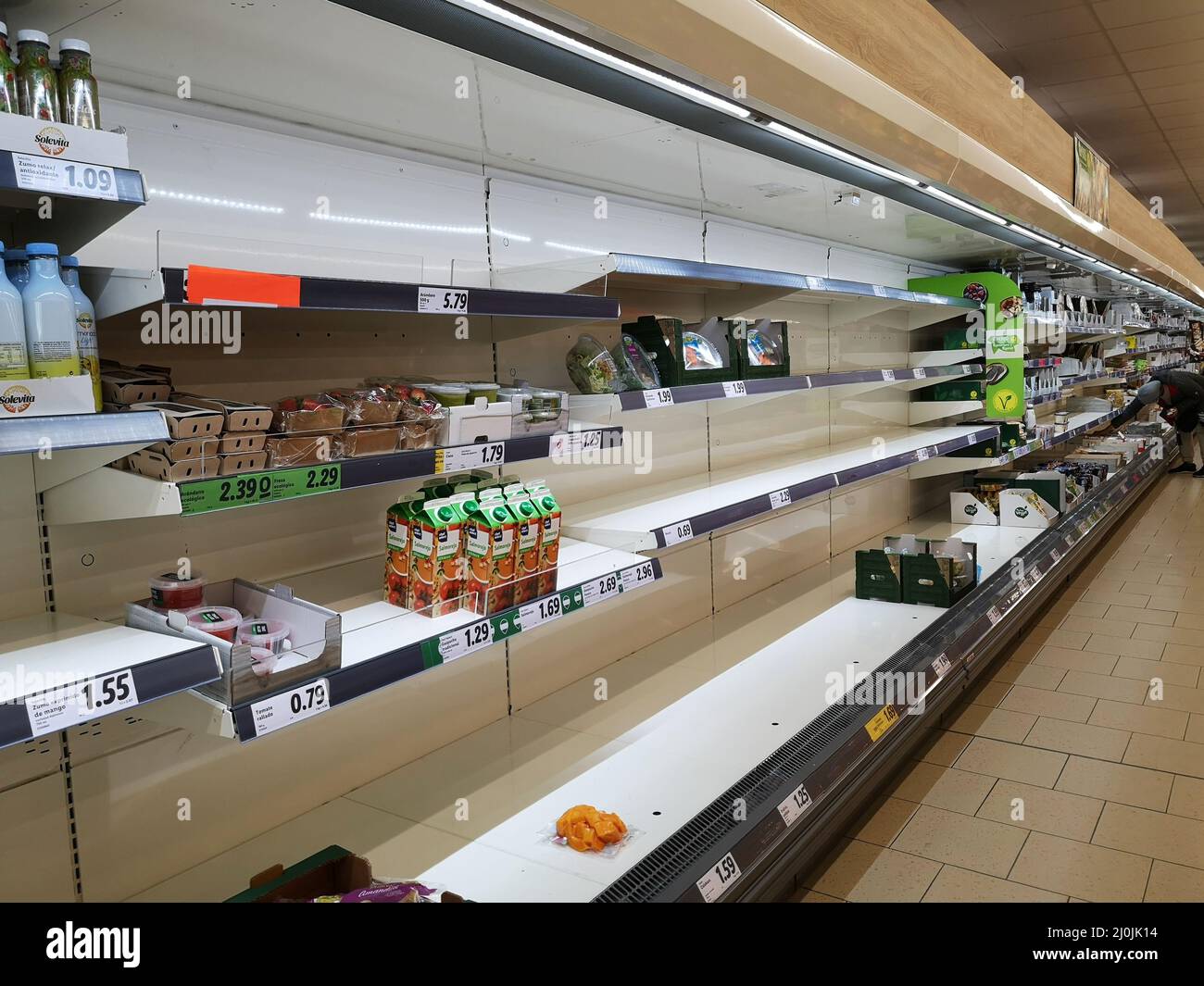 Lidl shelf hires stock photography and images Alamy