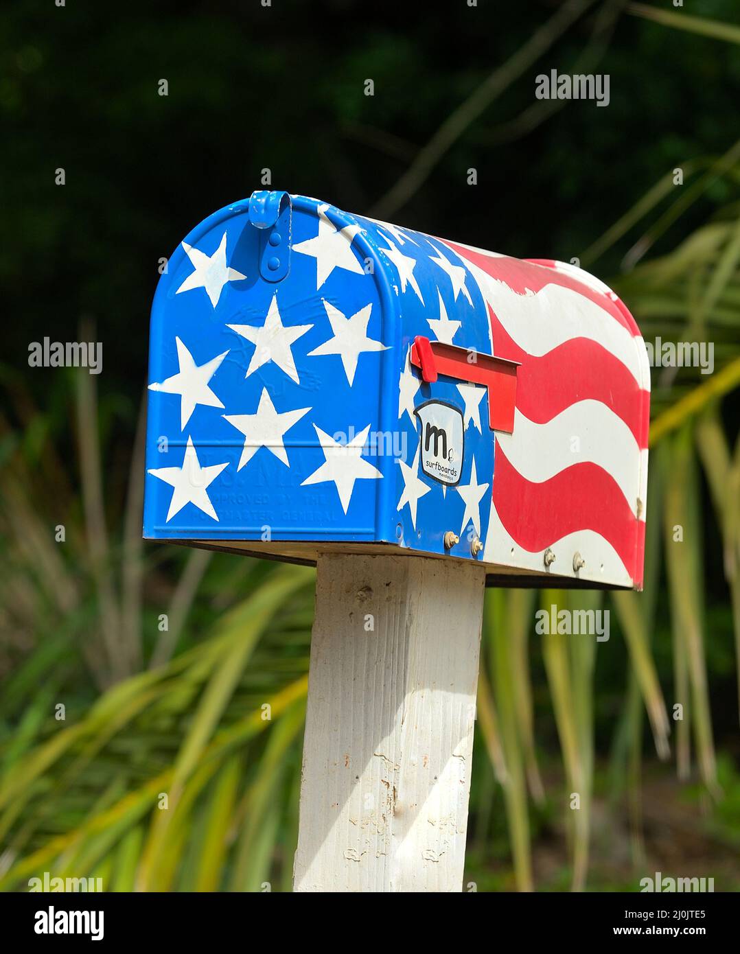 Mailbox american flag hires stock photography and images Alamy