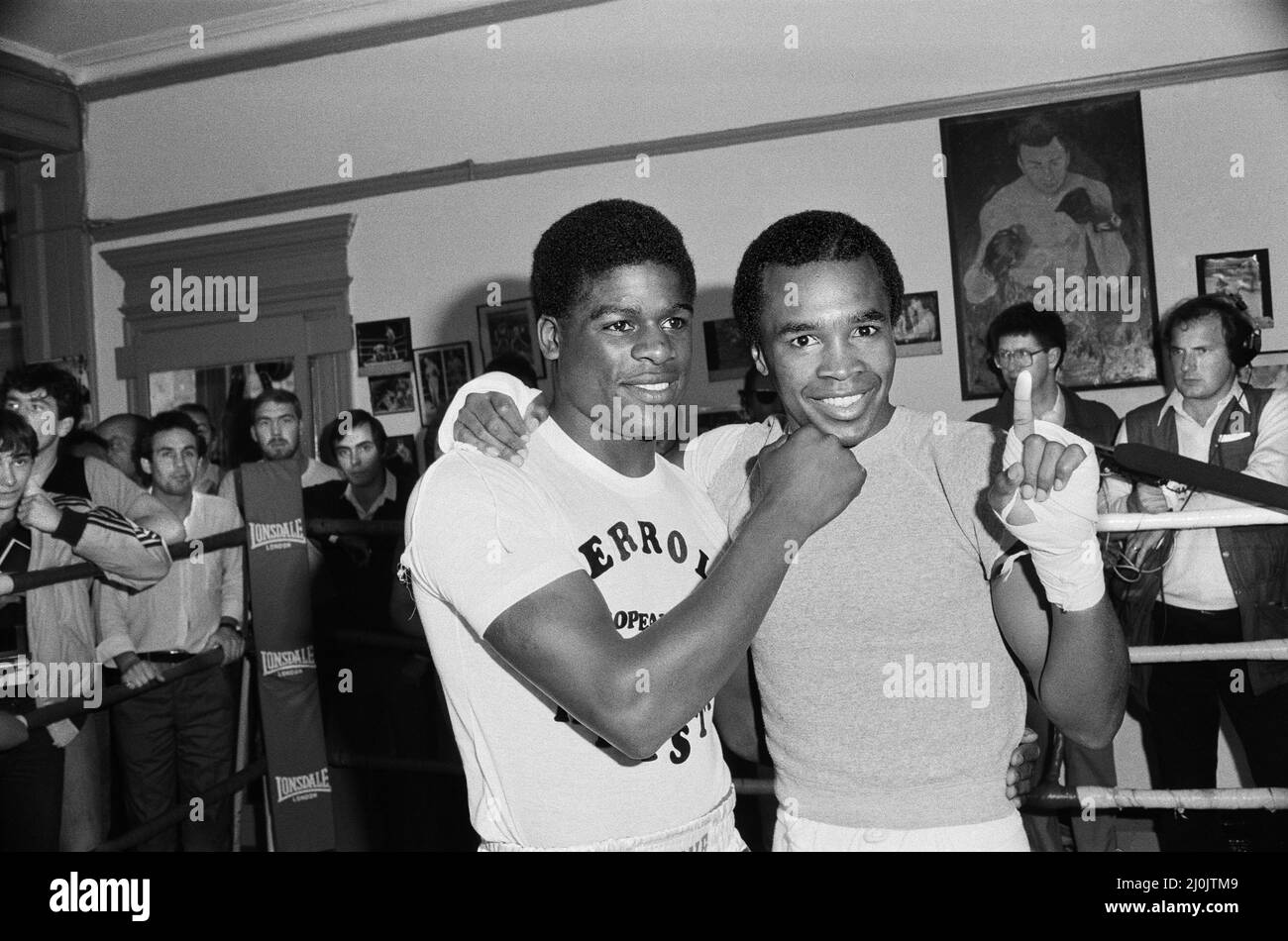 Boxer Errol Christie with Sugar Ray Leonard in the Thomas A'Becket gym24th September 1982. Stock Photo