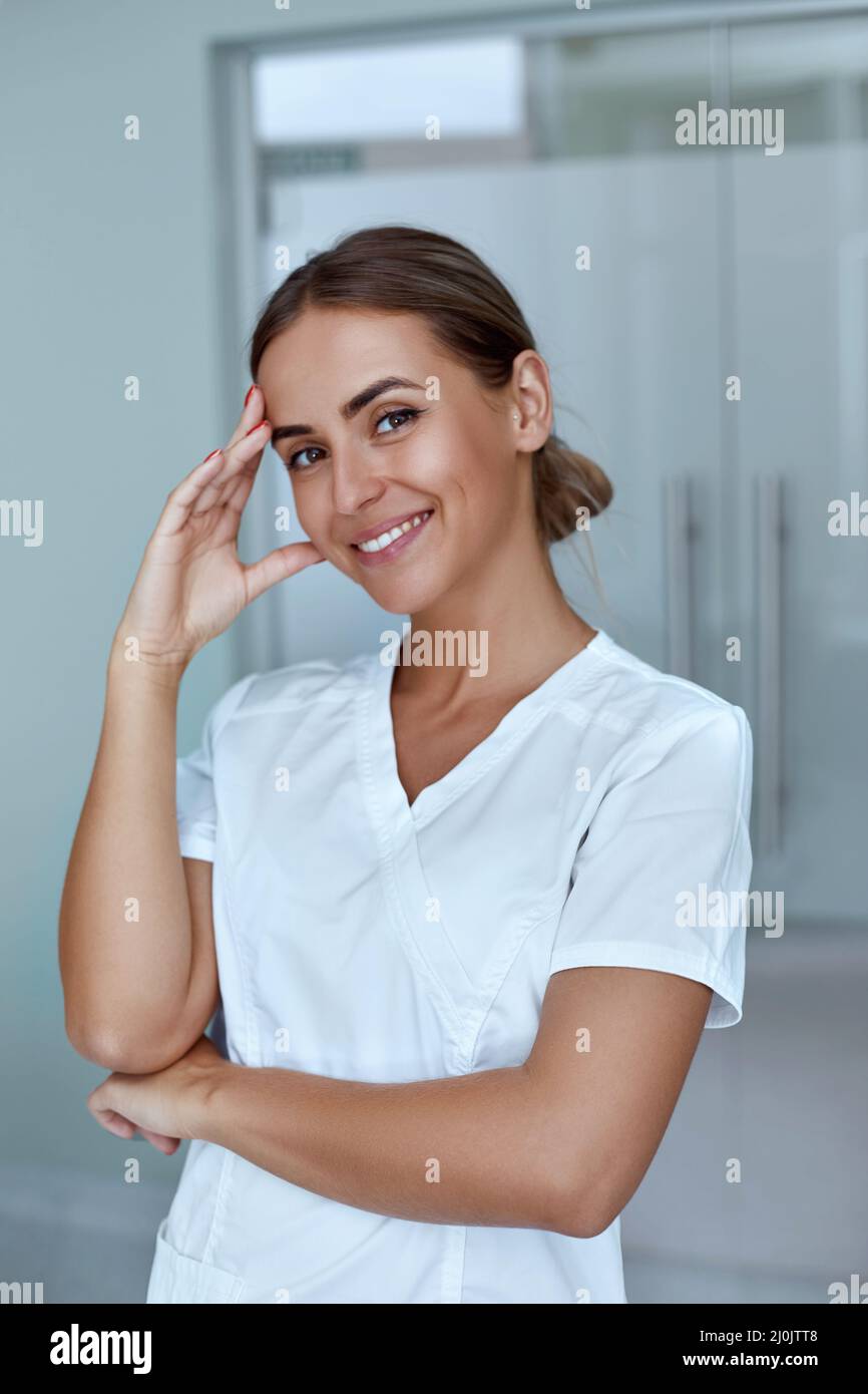 Doctor in hospital corridor hi-res stock photography and images - Alamy