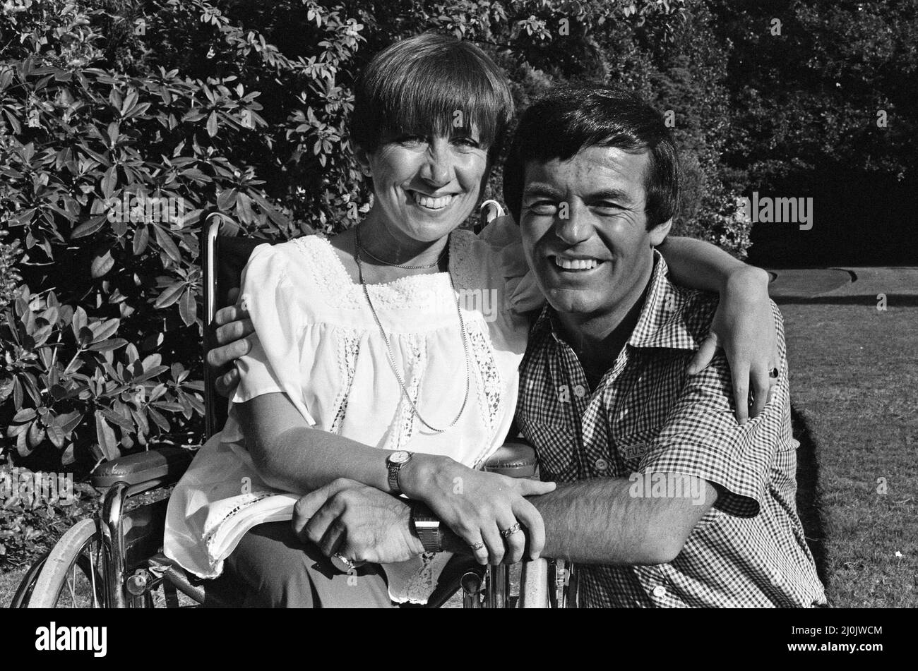Tony Blackburn at home with his sister Jacqueline. 3rd September 1980. Stock Photo