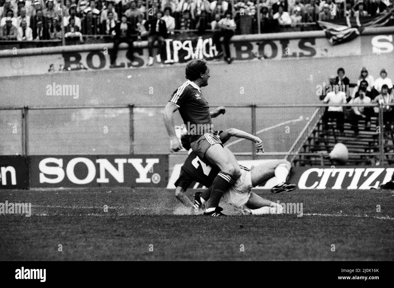 AZ Alkmaar v Ipswich Town in action during 2nd leg match of UEFA Cup