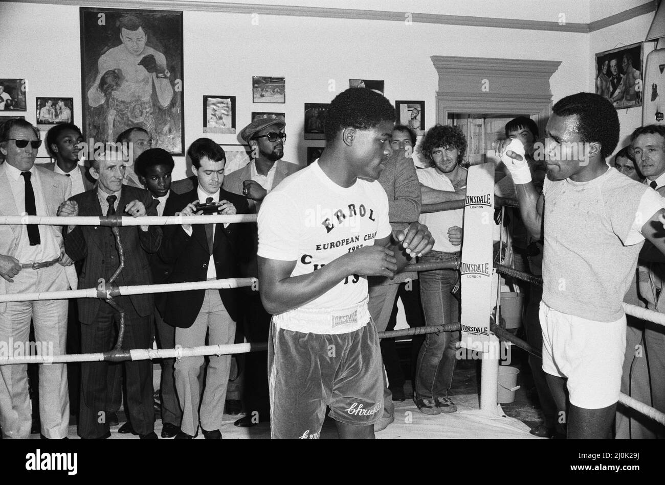 Boxer Errol Christie with Sugar Ray Leonard in the Thomas A'Becket gym24th September 1982. Stock Photo