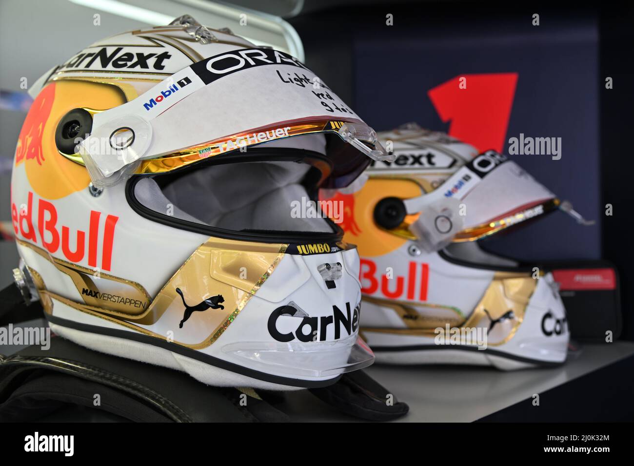 VERSTAPPEN Max (ned), Red Bull Racing RB18, helmet, casque, during the  Formula 1 Gulf Air Bahrain Grand Prix 2022, 1st round of the 2022 FIA  Formula One World Championship, on the Bahrain