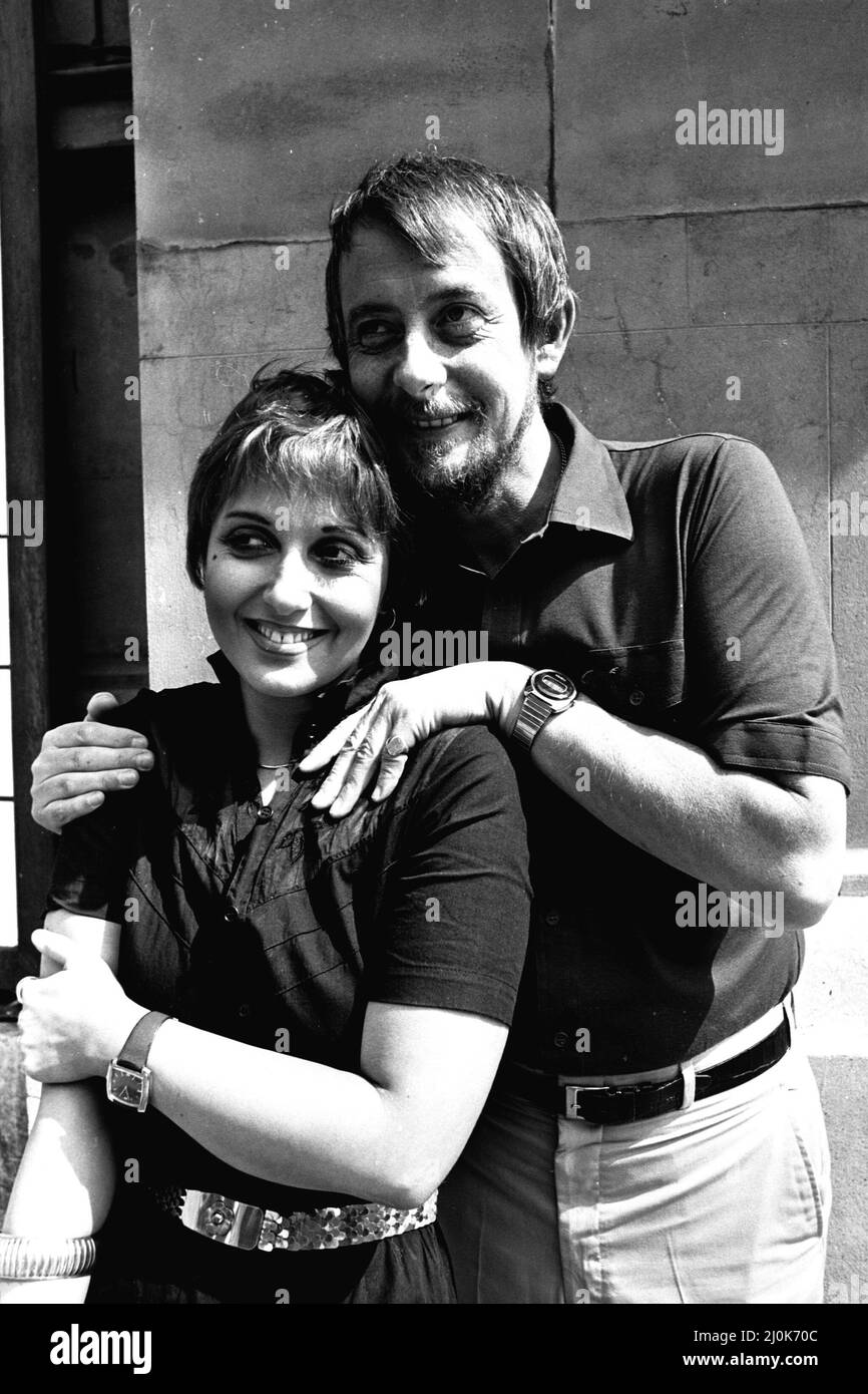 Adrienne Posta and Derek Fowlds at the Theatre Royal, Newcastle where they are appearing in The Norman Conquest on 3rd August 1981 Stock Photo