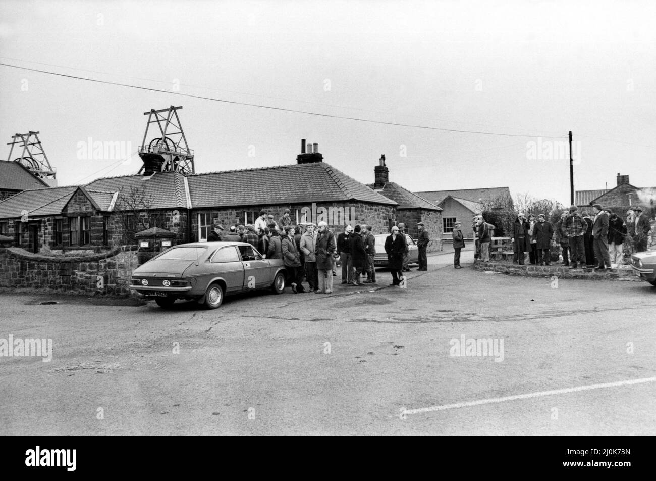 Miners Strike 1981 The Picket Line at Shilbottle Pit 5 March 1981 Stock