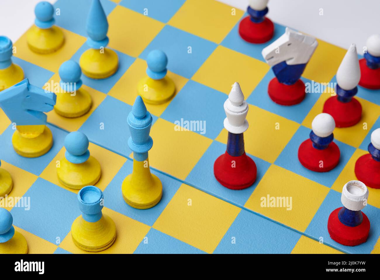 Moscow, Russia. 28th of November, 2013 Boxer Leonid Chernobaev from Belarus  plays chess in the ring in the match of the World Chess Boxing Championship  in Moscow, Russia Stock Photo - Alamy