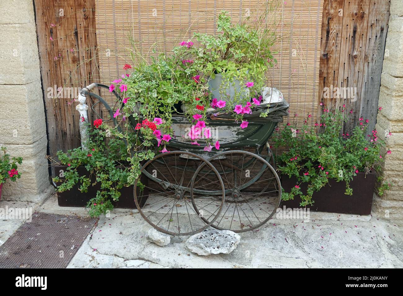 Discover 83+ pram decoration latest seven.edu.vn