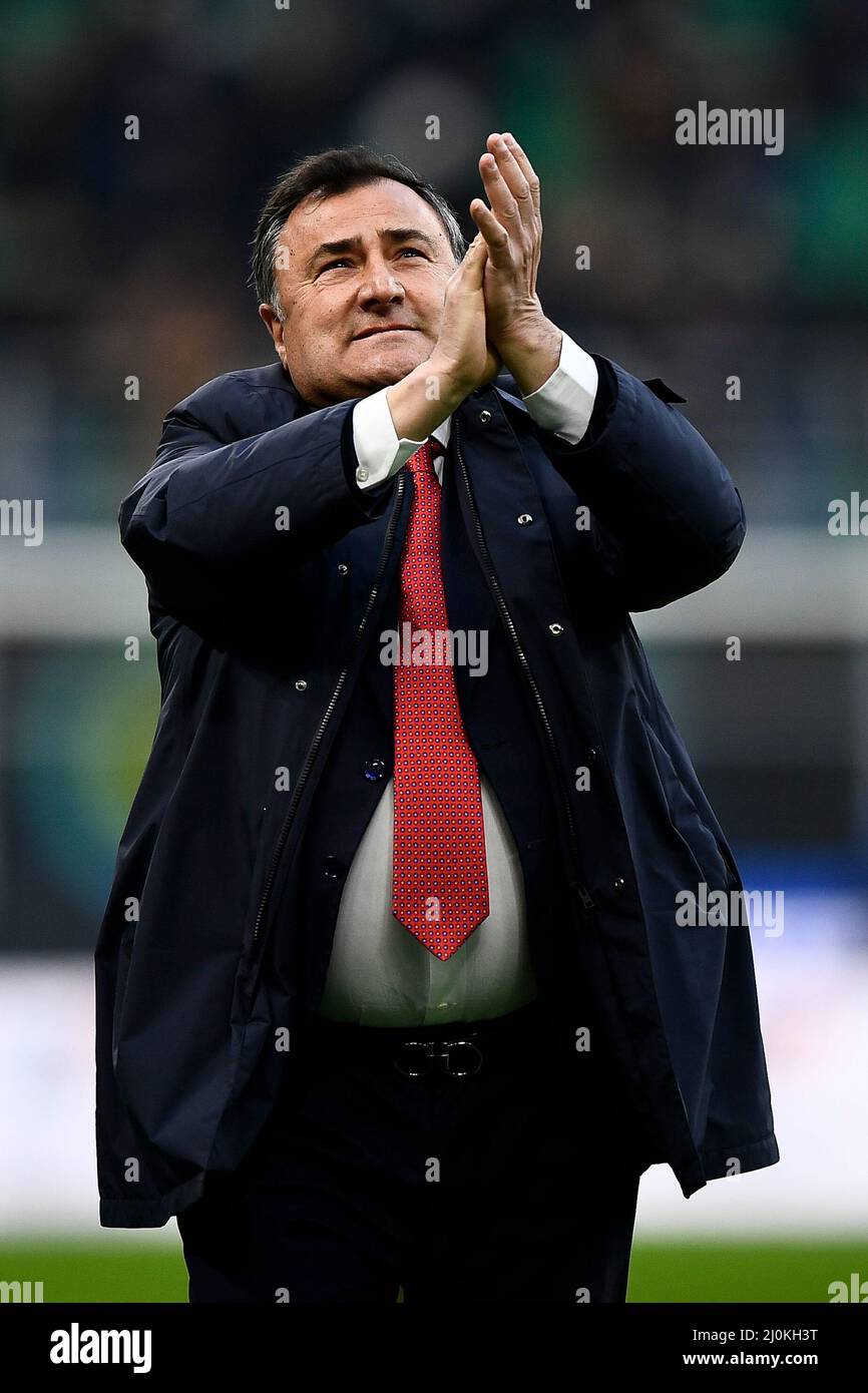 Milan, Italy. 19 March 2022. Joe Barone gestures prior to the Serie A  football match between FC Internazionale and ACF Fiorentina. Credit: Nicolò  Campo/Alamy Live News Stock Photo - Alamy