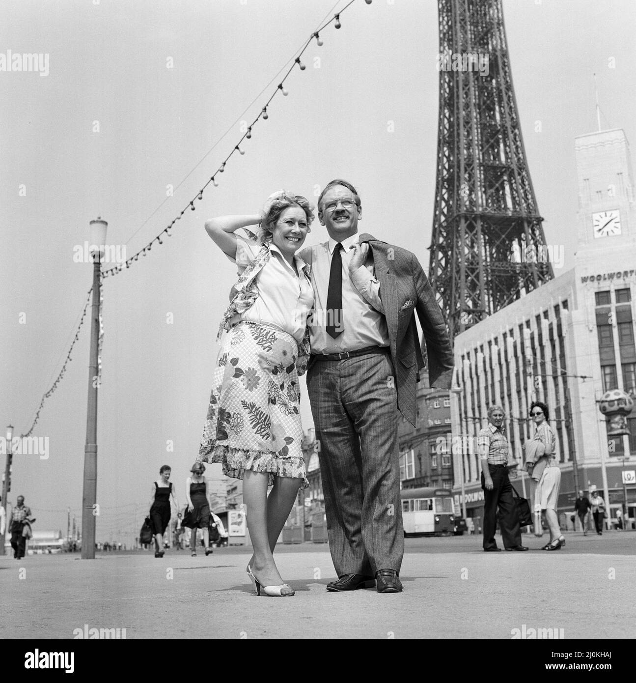 Actress Liz Dawn and husband Don Ibbetson reunited in Blackpool. 15th May 1982. Stock Photo