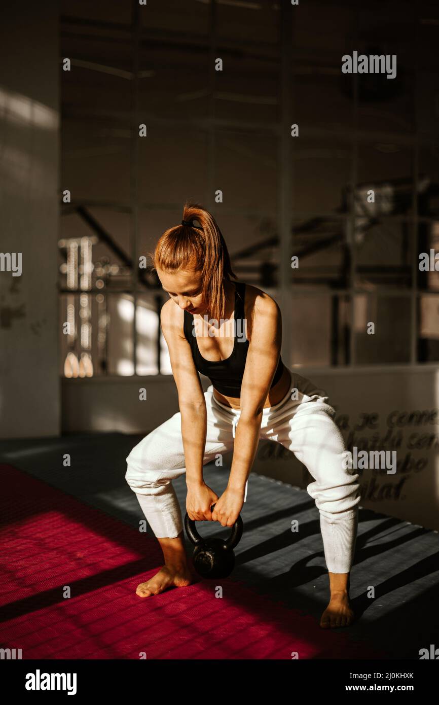 Kettlebell deadlift hires stock photography and images Alamy