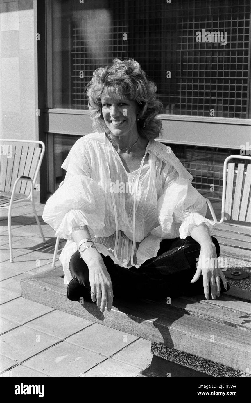 Actress Sue Nicholls. 25th March 1982 Stock Photo - Alamy