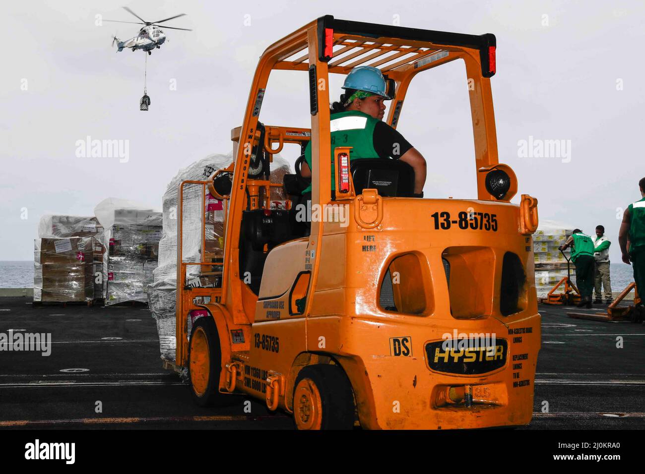 Cvn 72 forklift hi-res stock photography and images - Alamy