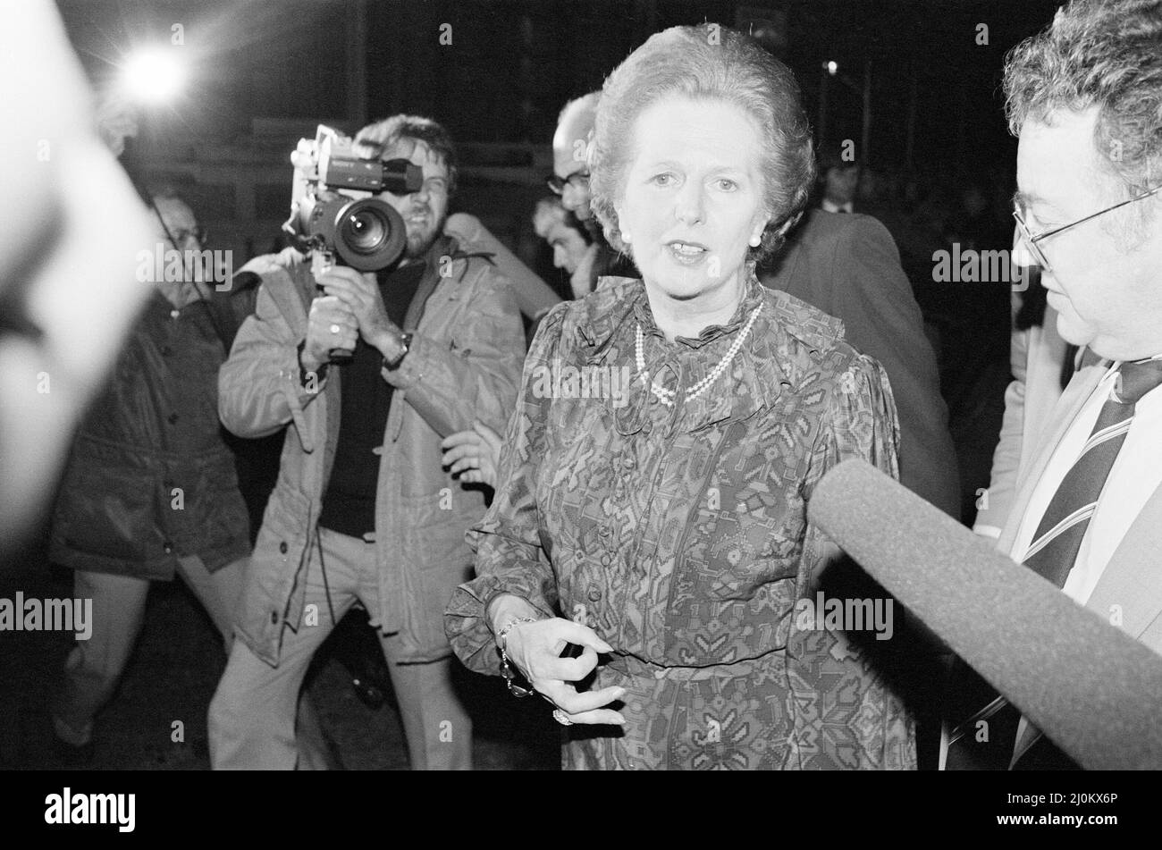 Margaret Thatcher PM pictured speaking to the press outside Downing Street, London, evening of Monday 14th June 1982.  Falklands Conflict. A ceasefire was declared on 14th June and the commander of the Argentine garrison in Stanley, surrendered to Major General Jeremy Moore the same day. Stock Photo