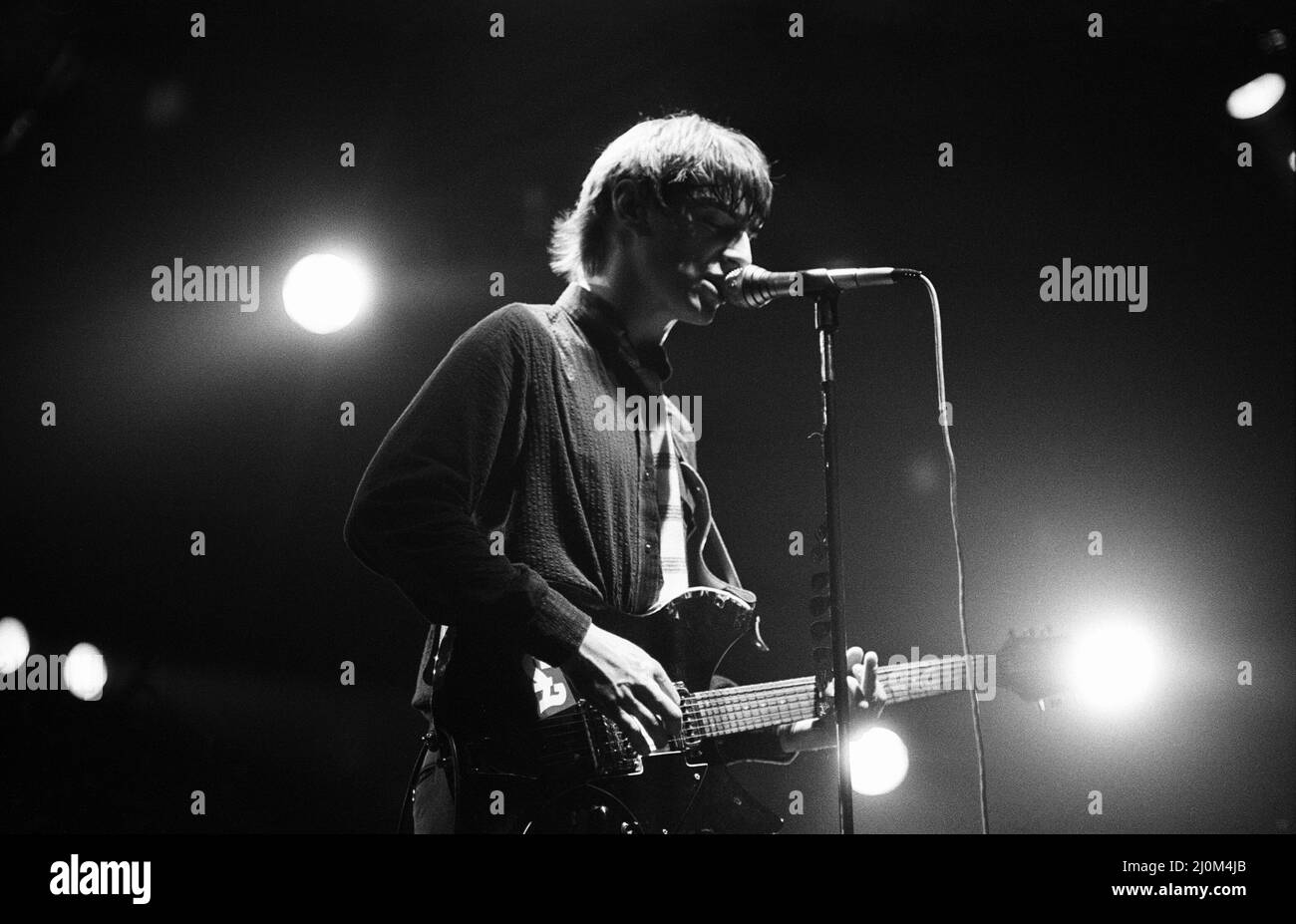 The Jam, punk rock/mod revival band, in concert at the Bracknell Leisure Centre, Berkshire, Friday 7th November 1980. Pictured, lead singer, Paul Weller. Stock Photo