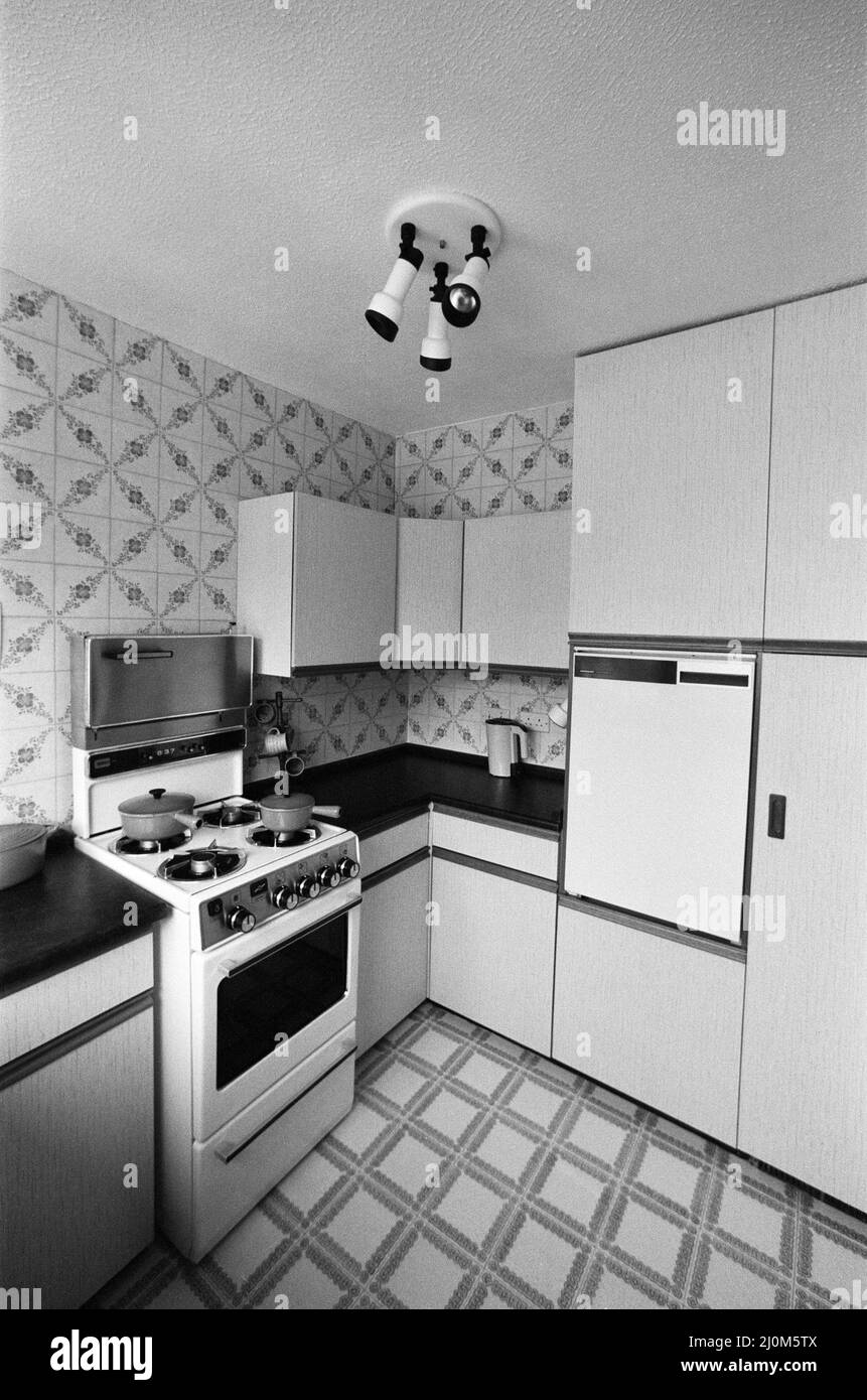 Cheap kitchens hi-res stock photography and images - Alamy