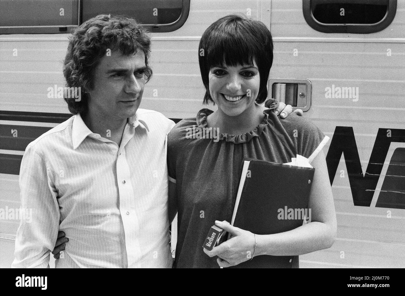 Dudley Moore and Liza Minnelli in New York. 18th July 1980. Stock Photo
