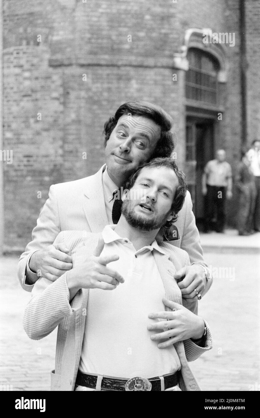 BBC Autumn Schedule Photo-call, 13th July 1981. Terry Wogan and Kenny Everett. Stock Photo