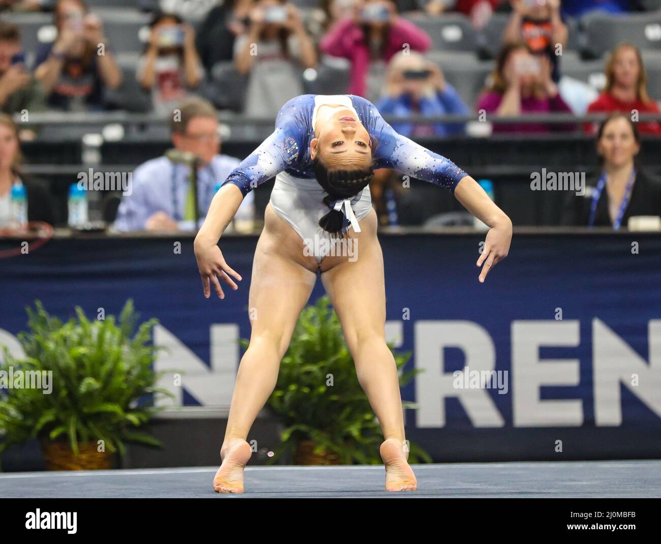 Birmingham, AL, USA. 19th Mar, 2022. Auburn's Sunisa Lee performs her