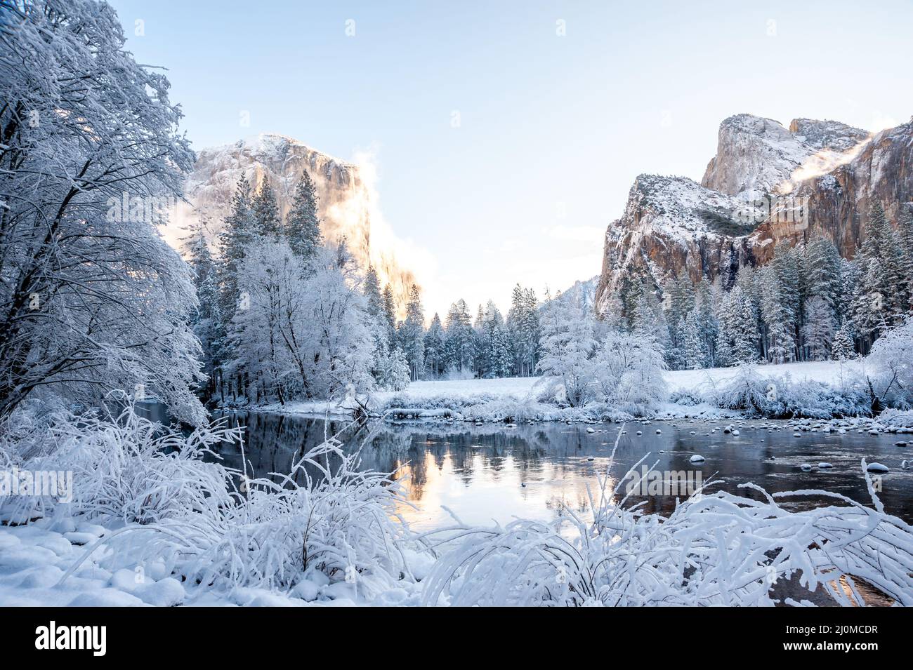 Winter snow scene in Yosemite National Park Stock Photo