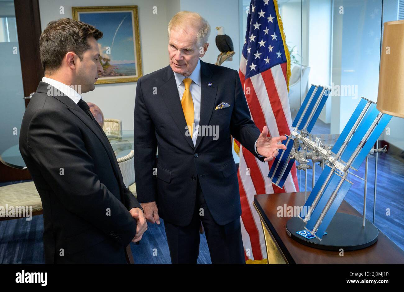 Washington, District of Columbia, USA. 31st Aug, 2021. In this photo, NASA Administrator BILL NELSON, right, discusses the International Space Station with Ukrainian President VOLODYMYR ZELENSKYY during a meeting, Tuesday, Aug. 31, 2021, at the NASA Headquarters Mary W. Jackson Building in Washington. Credit: Bill Ingalls/NASA/ZUMA Press Wire Service/ZUMAPRESS.com/Alamy Live News Stock Photo