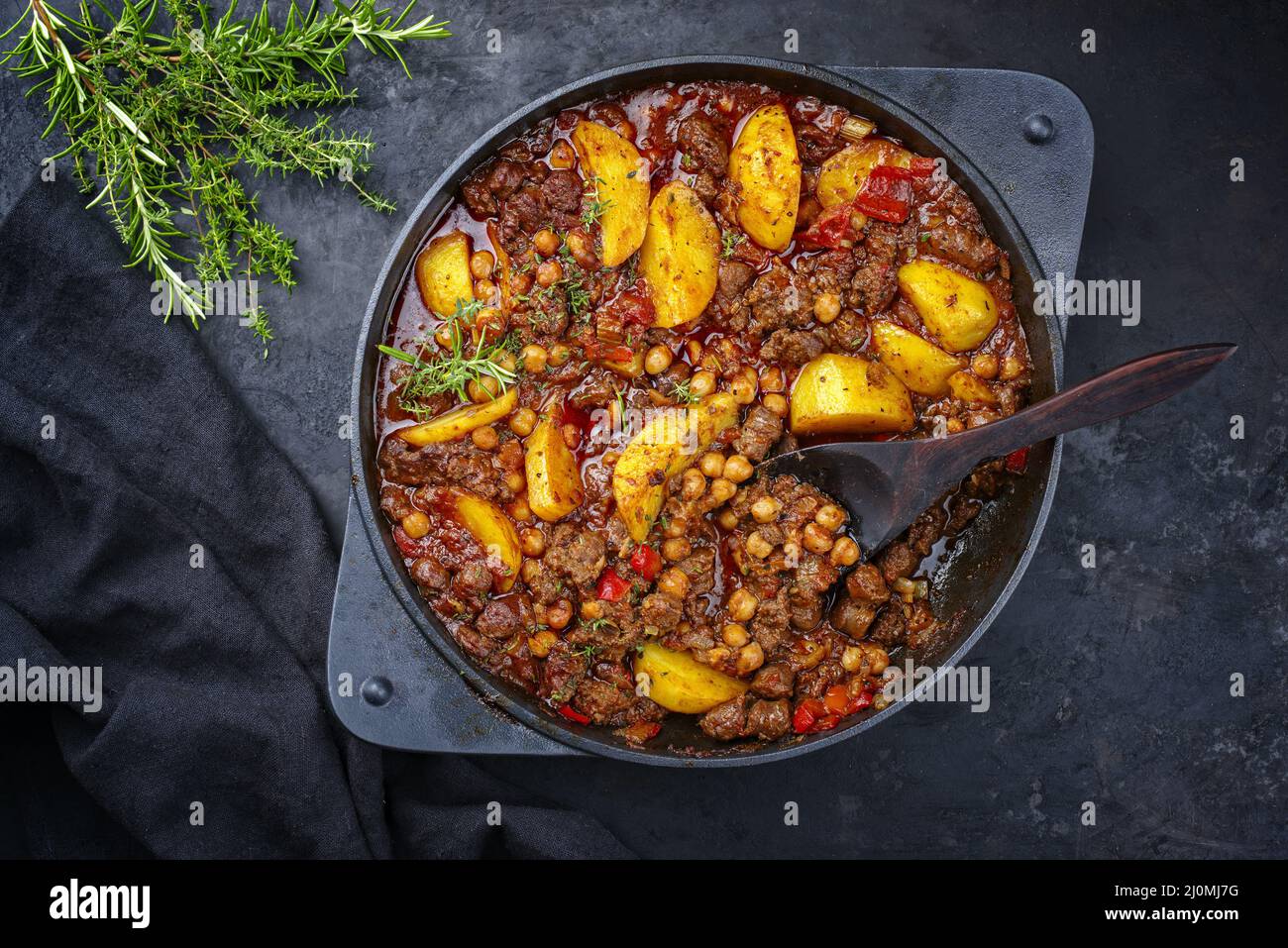 Traditional Italian Ceci Al Sugo Chickpeas With Salsiccia And Minced Beef Stew With Tomato Sauce