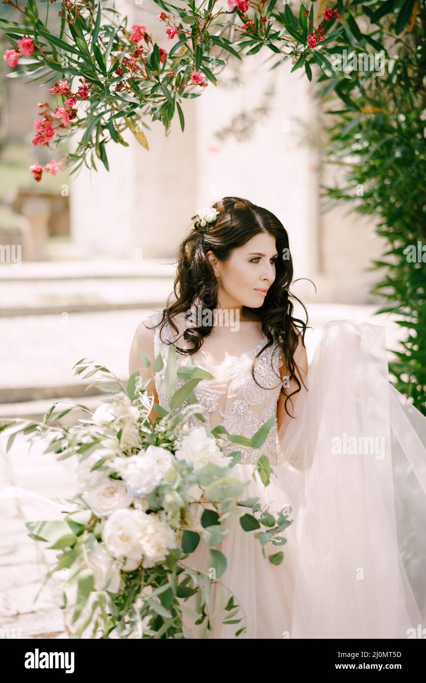 College Campus / School Wedding Venues in Illinois, image size:866x1390