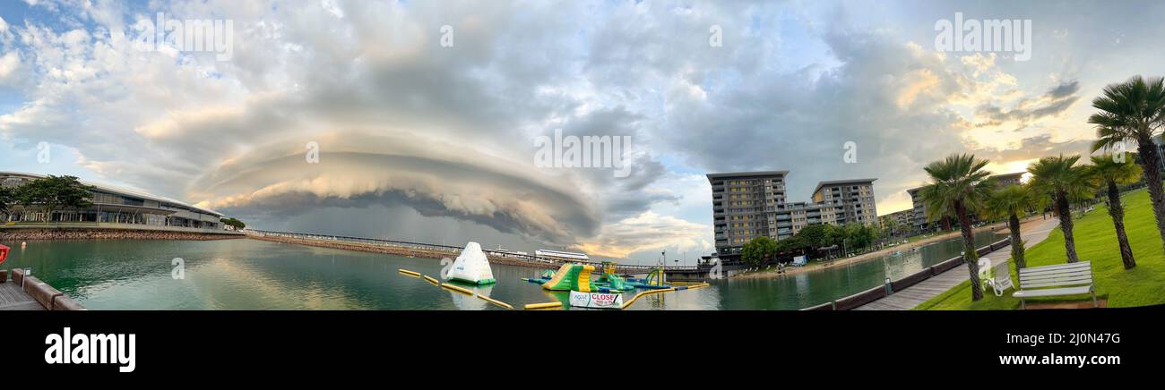 Darwin City, Northern Territory, Australia. 20th Mar 2022. storm arriving over Darwin City. Darwin, Northern Territory, Australia. , . Credit: Regis Martin/Alamy Live News Stock Photo