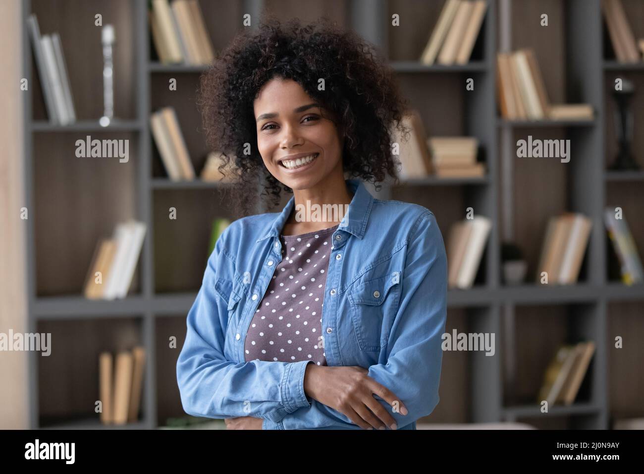 Black woman female teacher hi-res stock photography and images - Alamy