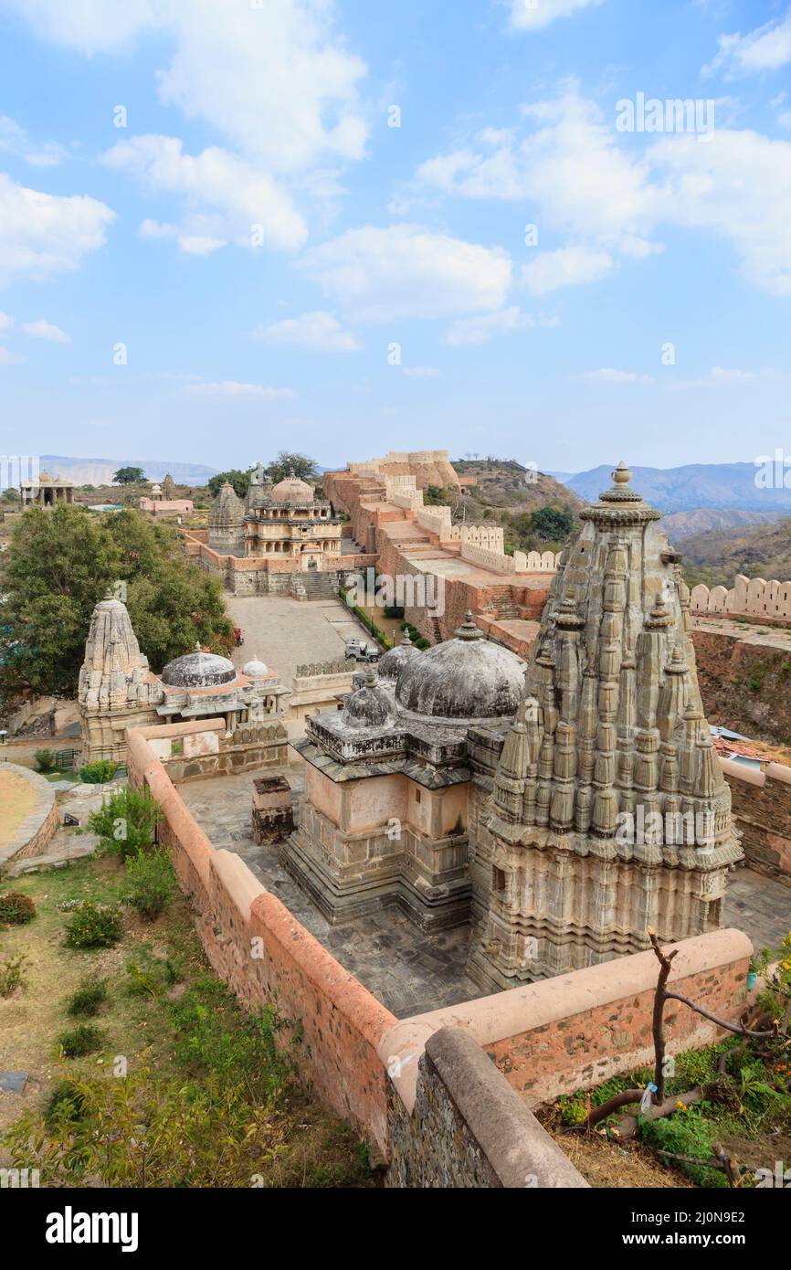 Charbhuja and Vedi Temples in Kumbhalgarh Fort, a Mewar fortress in the Aravalli Hills, Rajsamand district near Udaipur, Rajasthan, India Stock Photo
