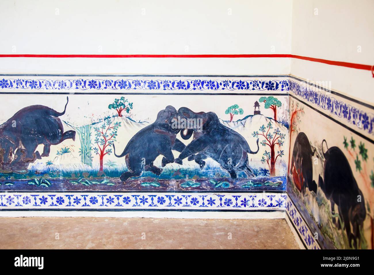 Murals of elephants in Kumbha Palace zanana in Kumbhalgarh Fort, a Mewar fortress in Rajsamand district near Udaipur, Rajasthan, western India Stock Photo