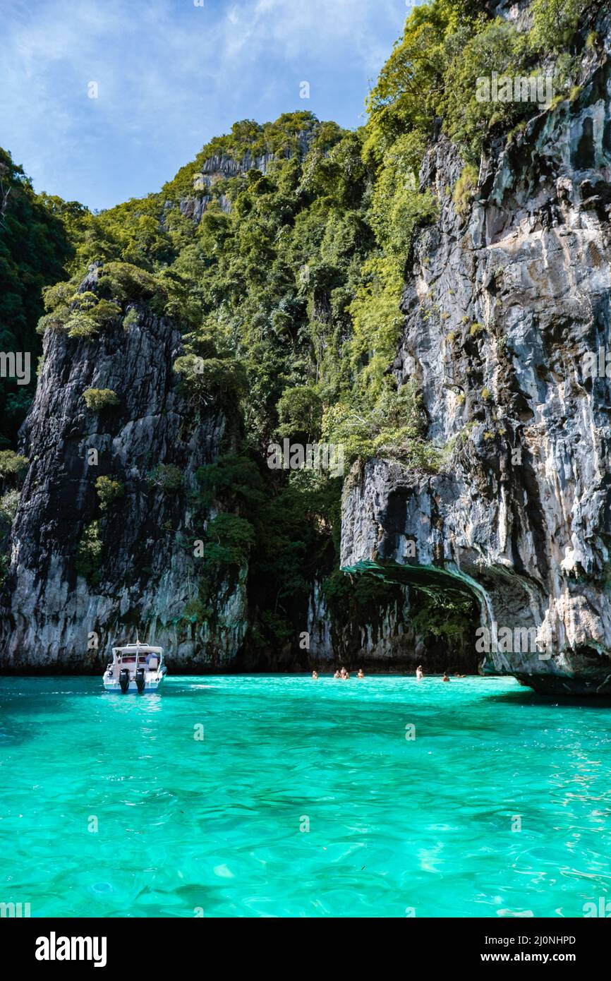Maya Bay Koh Phi Phi Thailand Turquoise Clear Water Thailand Koh Pi Pi maya-bay-koh-phi-phi-thailand-turquoise-clear-water-thailand-koh-pi-pi