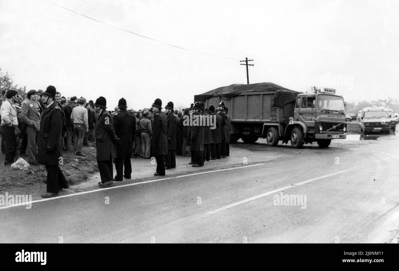 The National Miners Strike 1984 Police and Pickets on the picket line 6
