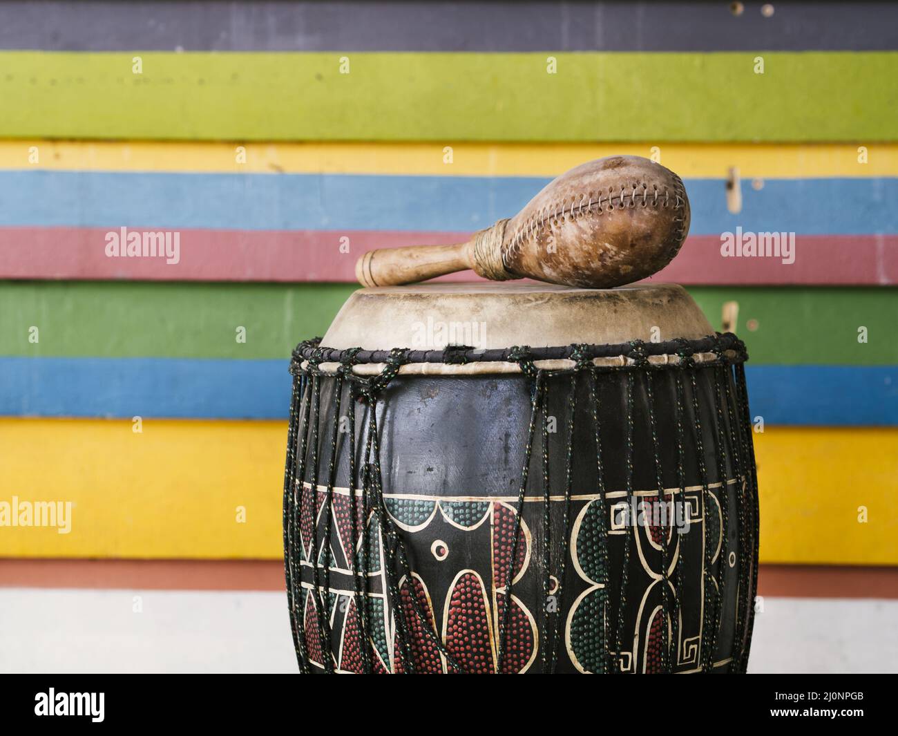 Percussion instruments caribbean hi-res stock photography and images - Alamy