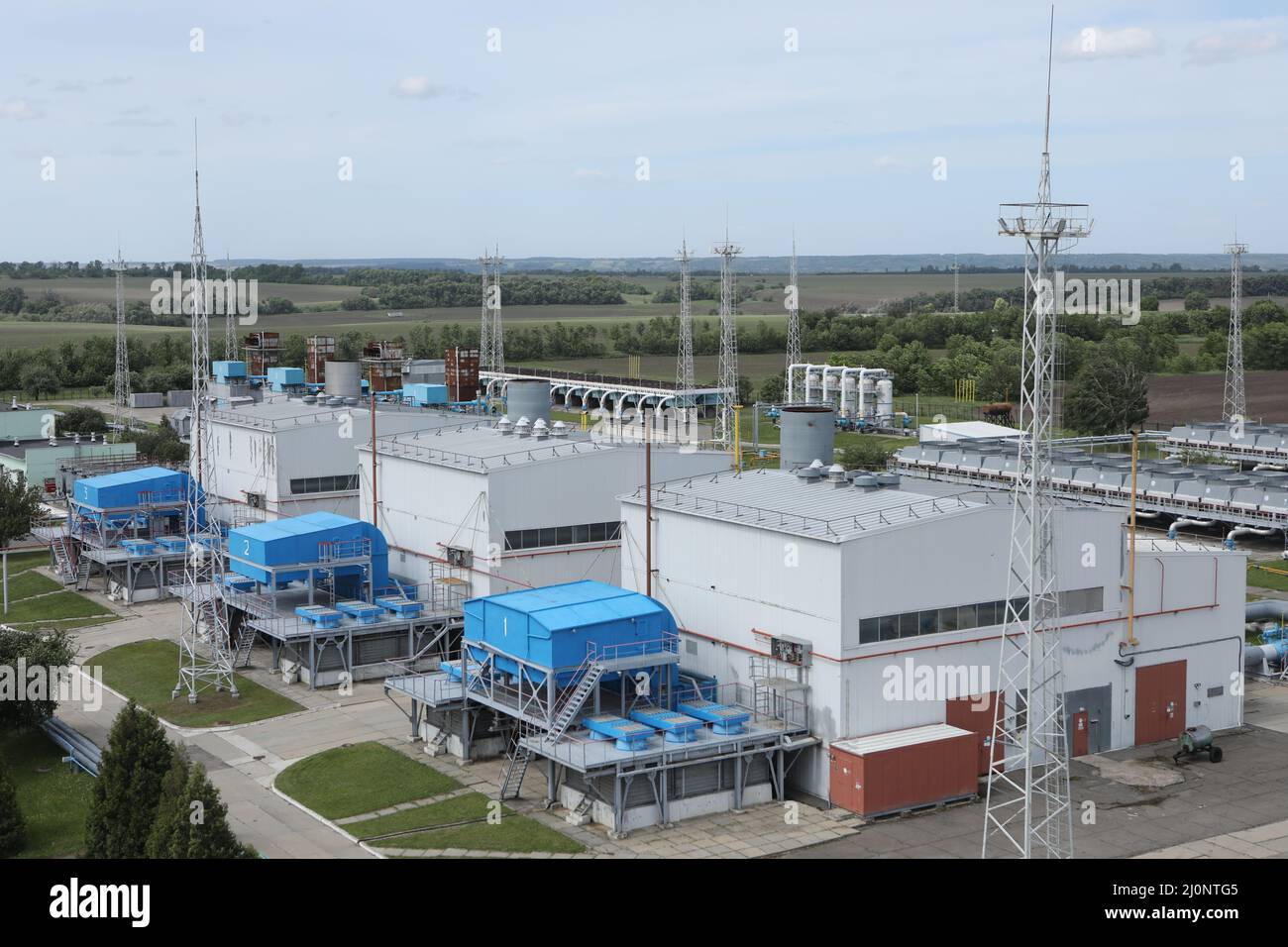 Gas transportation system. Booster pumping station for gas. filling