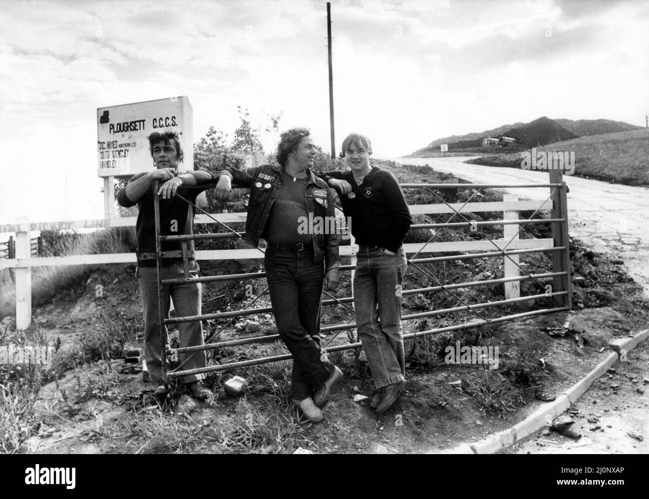 The National Miners Strike 1984 Pickets outside the Mountsett site 1