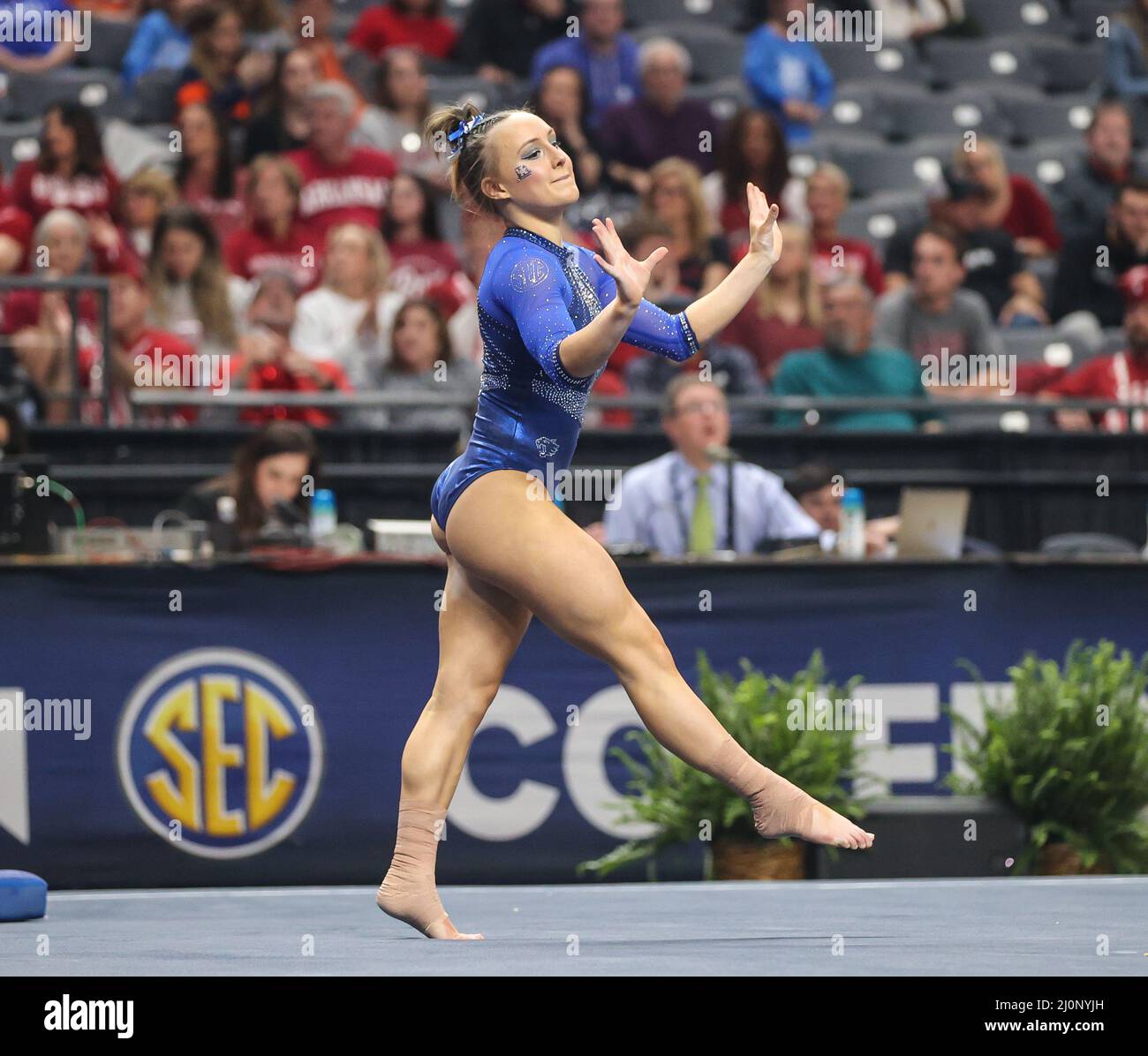 March 19, 2022: Kentucky's Raena Worley performs her floor routine ...