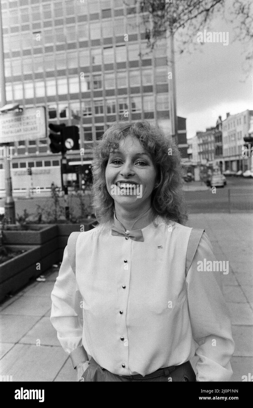 A group of top actors and actresses have grouped together with Ray Cooney at the Shaftesbury Theatre to form the Theatre of Comedy. Today they went along to the Theatre to tell the press. Pictured is Liza Goddard. 8th May 1983. Stock Photo