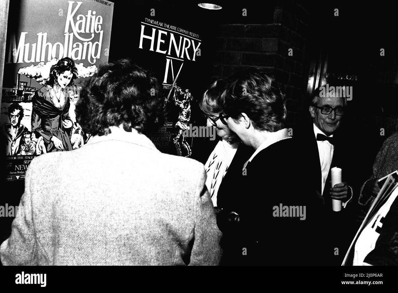 Writer Catherine Cookson attends the opening night of the stage version of her book Katie Mulholland at Newcastle Playhouse. Circa 1983. - Catherine signing autographs Stock Photo