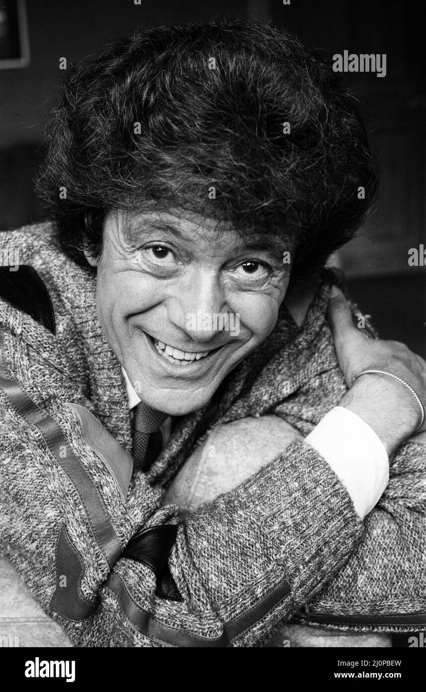 Lionel Blair pictured at home. 19th October 1983 Stock Photo - Alamy