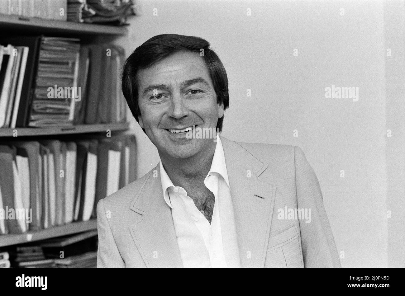 Entertainer Des O'Connor. October 1983 Stock Photo Alamy(08)