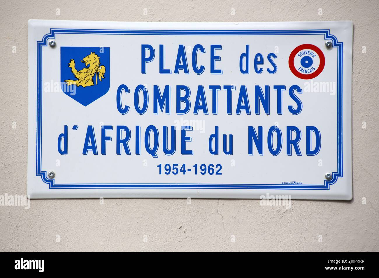 Place des Combattants d'Afrique du Nord. 1954-1962. Plaque en métal. Saint-Gervais-les-Bains. Haute-Savoie. Auvergne-Rhône-Alpes. France. Stock Photo