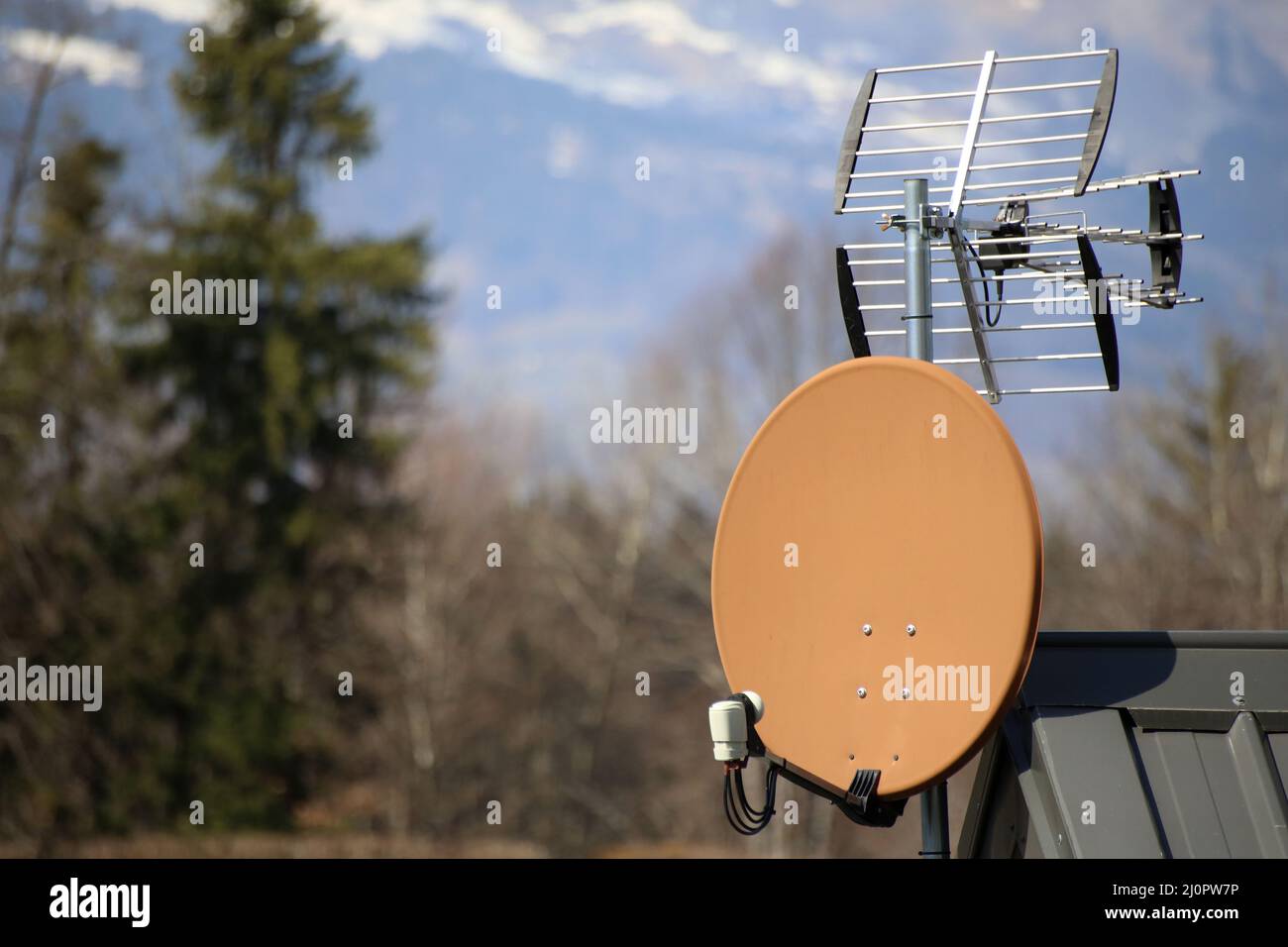 Antenne parabolique. Saint-Gervais-les-Bains. Haute-Savoie. Auvergne-Rhône-Alpes. Haute-Savoie. France. Stock Photo